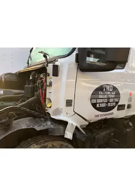 Volvo VNL Cowl