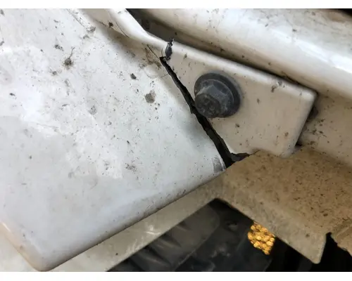 Volvo VNL Cowl