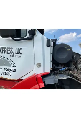 Volvo VNL Cowl