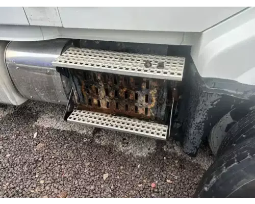 Volvo VNL DPF (Diesel Particulate Filter)