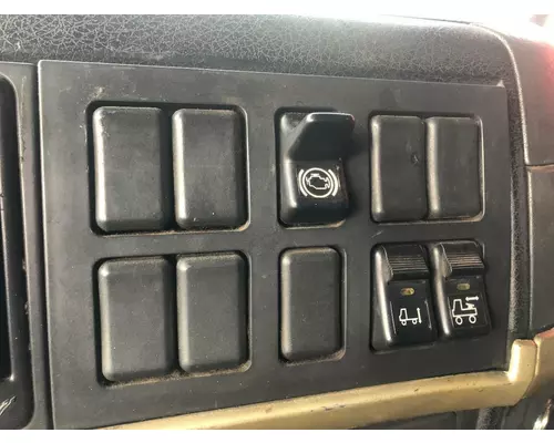 Volvo VNL Dash Assembly