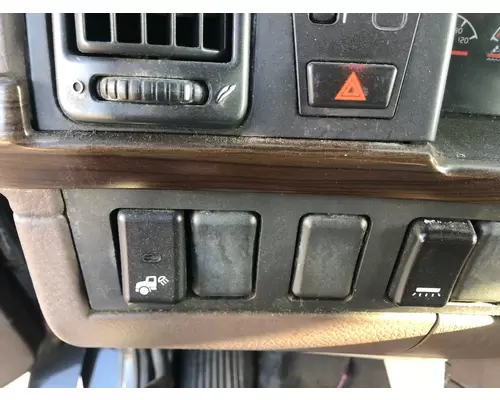 Volvo VNL Dash Assembly