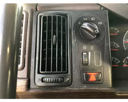 Volvo VNL Dash Assembly