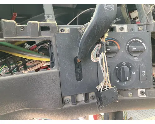 Volvo VNL Dash Assembly