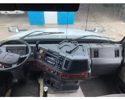 Volvo VNL Dash Assembly