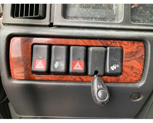 Volvo VNL Dash Assembly