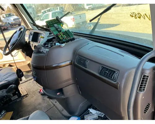Volvo VNL Dash Assembly