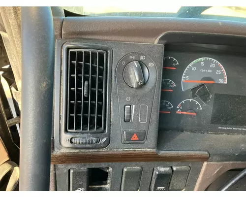 Volvo VNL Dash Assembly