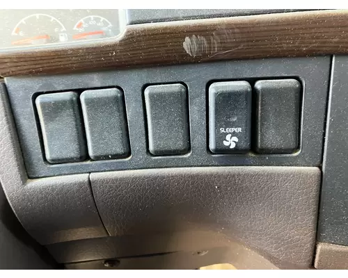 Volvo VNL Dash Assembly