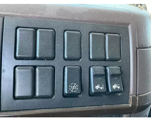 Volvo VNL Dash Assembly