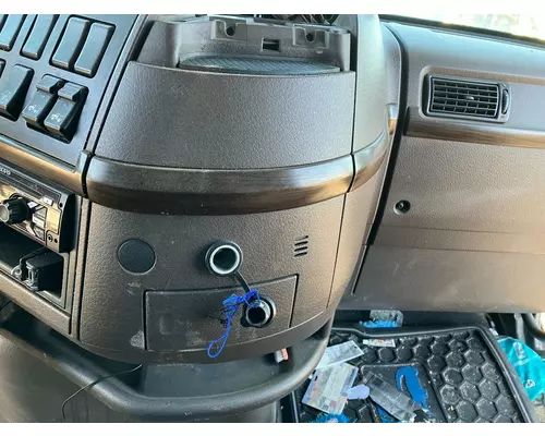 Volvo VNL Dash Assembly