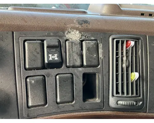Volvo VNL Dash Assembly