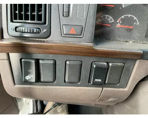 Volvo VNL Dash Assembly
