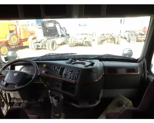 Volvo VNL Dash Assembly