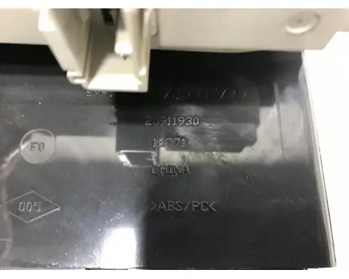 Volvo VNL Dash Assembly