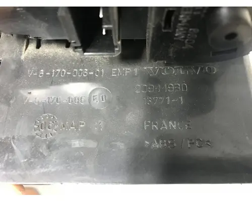 Volvo VNL Dash Assembly