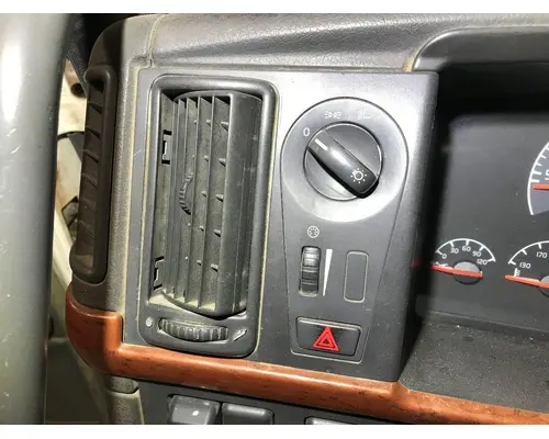 Volvo VNL Dash Assembly