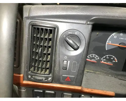Volvo VNL Dash Assembly