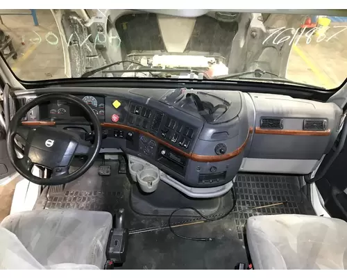 Volvo VNL Dash Assembly