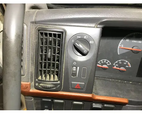 Volvo VNL Dash Assembly