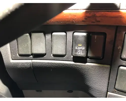 Volvo VNL Dash Assembly