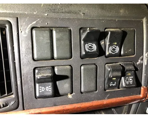Volvo VNL Dash Assembly