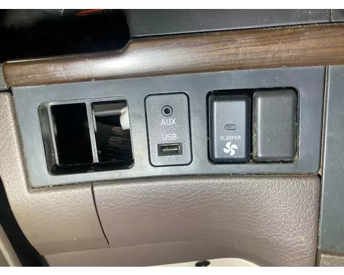 Volvo VNL Dash Assembly
