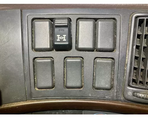 Volvo VNL Dash Assembly