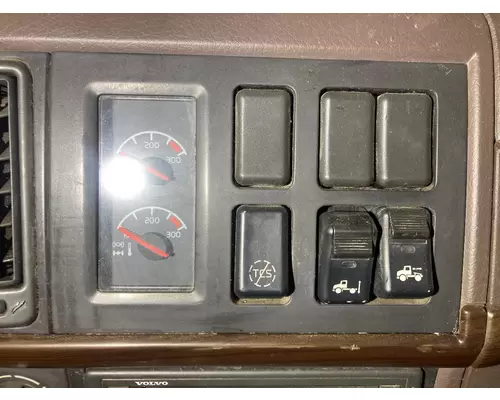 Volvo VNL Dash Assembly
