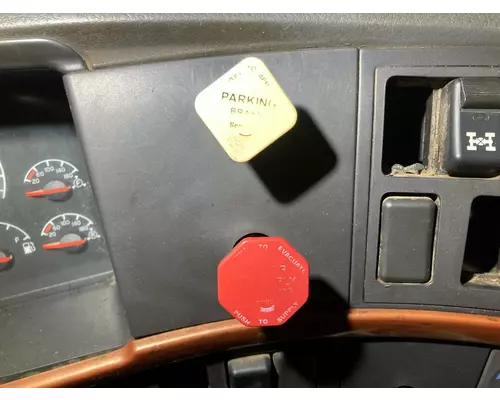 Volvo VNL Dash Assembly