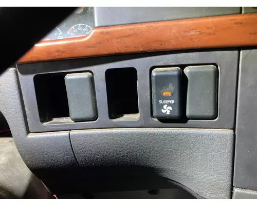 Volvo VNL Dash Assembly