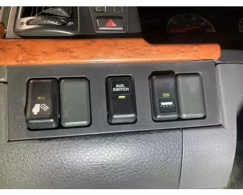 Volvo VNL Dash Assembly