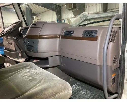 Volvo VNL Dash Assembly