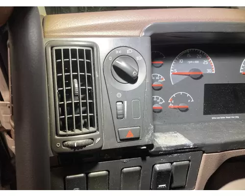 Volvo VNL Dash Assembly