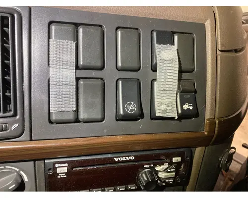 Volvo VNL Dash Assembly