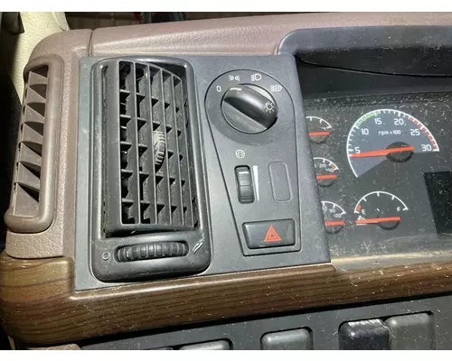 Volvo VNL Dash Assembly