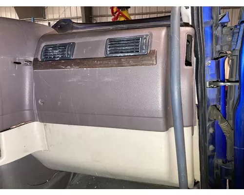 Volvo VNL Dash Assembly