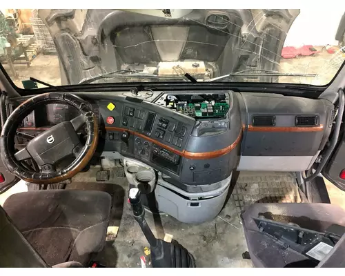 Volvo VNL Dash Assembly