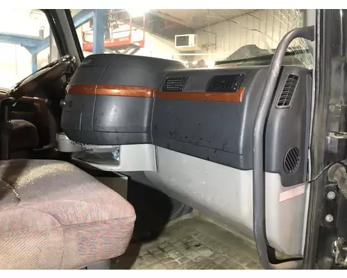 Volvo VNL Dash Assembly