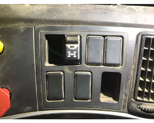 Volvo VNL Dash Assembly