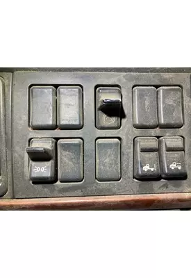 Volvo VNL Dash Assembly