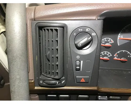 Volvo VNL Dash Assembly