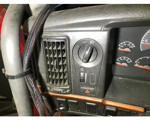 Volvo VNL Dash Assembly