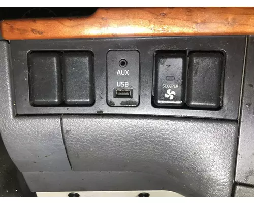 Volvo VNL Dash Assembly