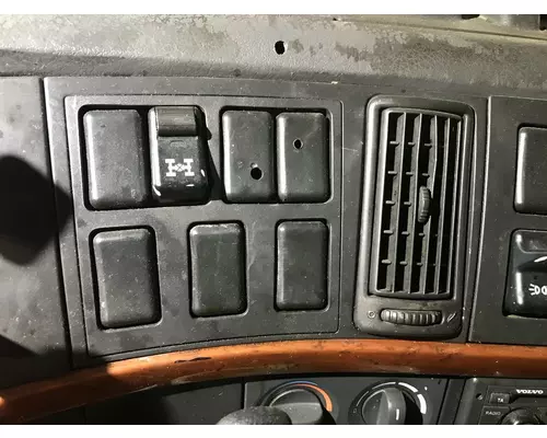 Volvo VNL Dash Assembly