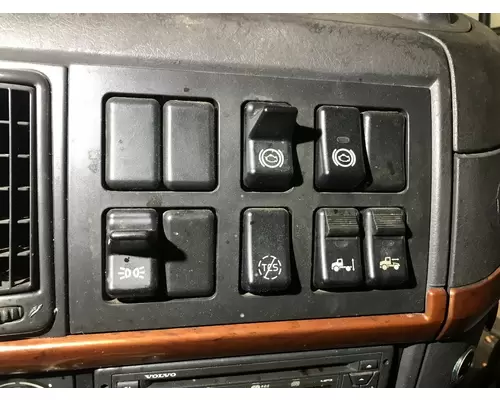 Volvo VNL Dash Assembly