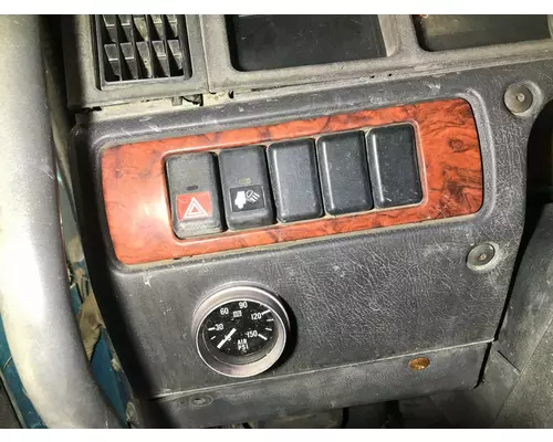 Volvo VNL Dash Assembly