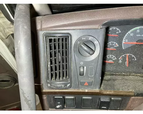 Volvo VNL Dash Assembly