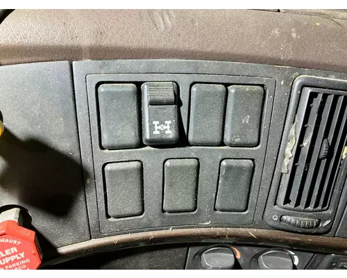 Volvo VNL Dash Assembly