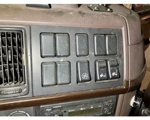 Volvo VNL Dash Assembly